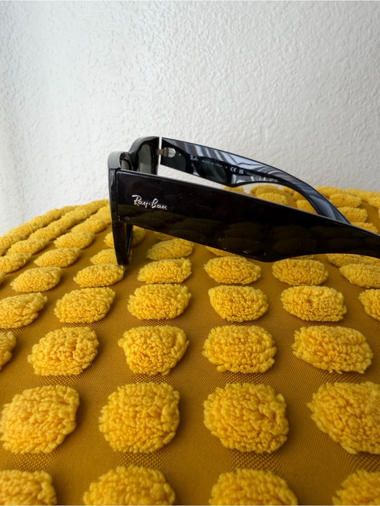 Ray-Ban Black Cat-Eye Sunglasses with Dark Lenses